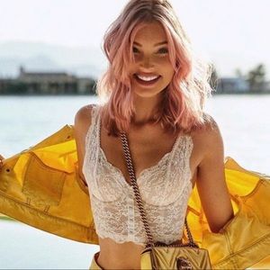 ★32DD Victoria’s Secret Hook-and-eye long line bra